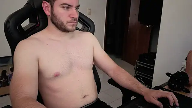 Snapshot of Paul00474 chatting on September 2025 03:52:01 PM Paul00474 online show from September 2025 03:52:01 PM