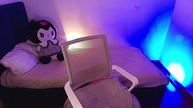 annie-russel online show from February 2026 09:26:02 AM