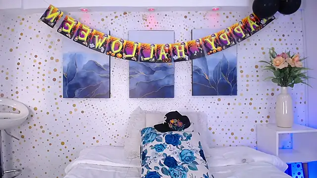 Emily Vaughan online show from November 2025 03:31:02 AM