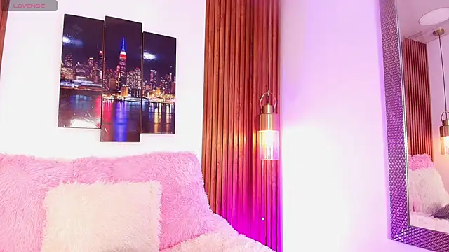 Emily Vaughan online show from September 2025 03:21:01 AM