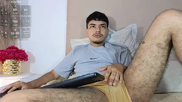 Snapshot of Snowlann chatting on November 2025 12:30:01 PM Snowlann online show from November 2025 12:30:01 PM