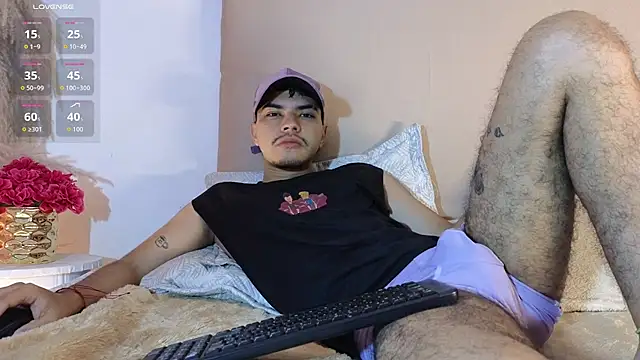 Snapshot of Snowlann chatting on November 2025 11:25:02 AM Snowlann online show from November 2025 11:25:02 AM