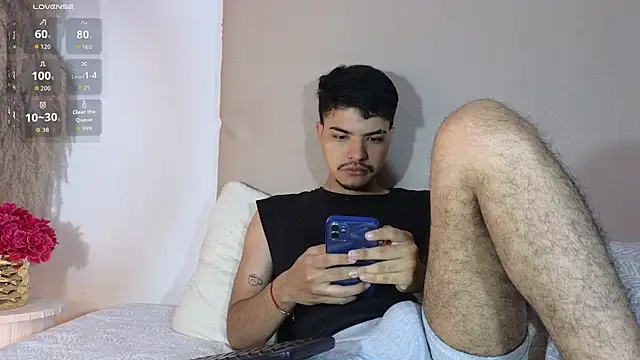 Snapshot of Snowlann chatting on November 2025 12:31:01 PM Snowlann online show from November 2025 12:31:01 PM