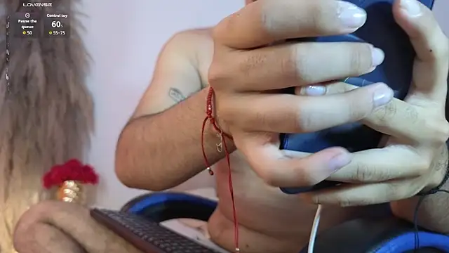 Snapshot of Snowlann chatting on October 2025 12:58:02 PM Snowlann online show from October 2025 12:58:02 PM