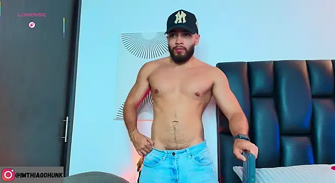 ThiagoHunk online show from May 2026 04:32:02 AM