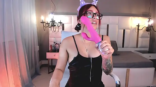 MAGIC CLOEH online show from October 2025 07:48:02 PM