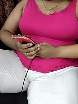 Snapshot of Cute_Pagli chatting on October 2025 09:28:02 AM Cute Pagli online show from October 2025 09:28:02 AM