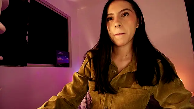 Snapshot of violethun_ chatting on October 2025 04:00:02 AM violethun online show from October 2025 04:00:02 AM