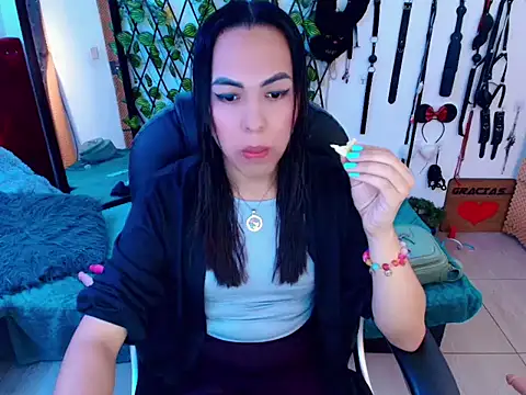 Snapshot of missblu chatting on October 2025 09:06:02 PM missblu online show from October 2025 09:06:02 PM