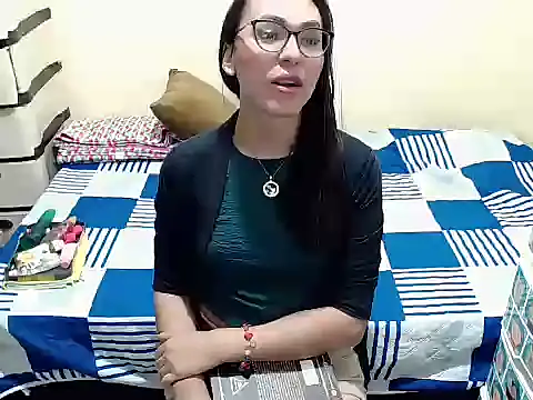 Snapshot of missblu chatting on November 2025 04:18:01 PM missblu online show from November 2025 04:18:01 PM