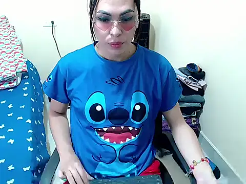 Snapshot of missblu chatting on November 2025 08:12:01 PM missblu online show from November 2025 08:12:01 PM