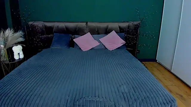 MilaAddams online show from November 2025 07:01:02 AM