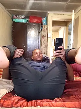 Snapshot of Hluga_25 chatting on December 2025 04:01:01 PM Hluga 25 online show from December 2025 04:01:01 PM