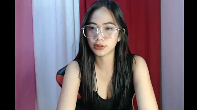 Snapshot of Shy_SexyLady chatting on January 2026 02:50:01 AM Shy SexyLady online show from January 2026 02:50:01 AM