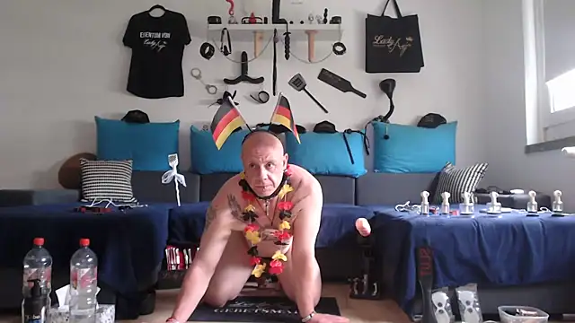 Snapshot of Sklave-Sille chatting on June 2026 01:10:01 PM Sklave-Sille online show from June 2026 01:10:01 PM