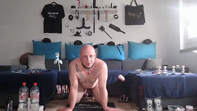 Snapshot of Sklave-Sille chatting on June 2026 05:07:01 PM Sklave-Sille online show from June 2026 05:07:01 PM