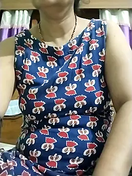 NehaQn online show from September 2025 01:44:01 PM