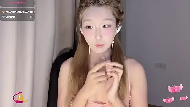 Snapshot of Winnie666- chatting on September 2025 03:37:01 PM Winnie666- online show from September 2025 03:37:01 PM