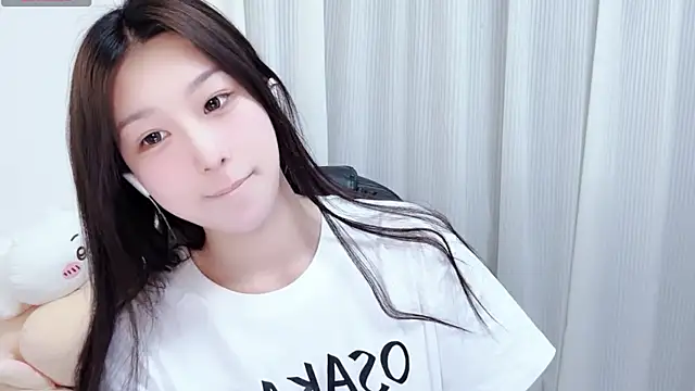 Snapshot of Winnie666- chatting on December 2025 05:19:01 PM Winnie666- online show from December 2025 05:19:01 PM