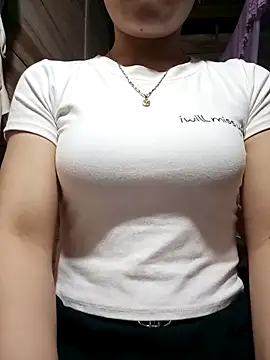 LucyyLy online show from May 2026 10:57:01 PM