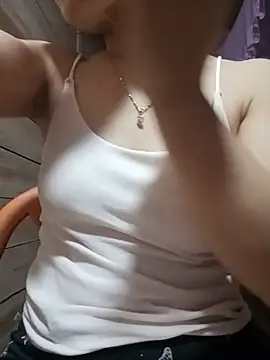 LucyyLy online show from May 2026 12:05:01 PM