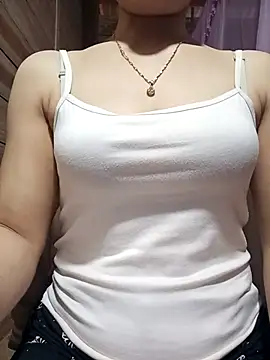 LucyyLy online show from February 2026 06:13:01 AM