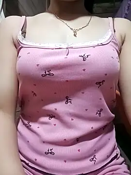 LucyyLy online show from April 2026 10:09:02 AM