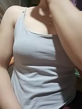 LucyyLy online show from June 2026 10:44:01 PM
