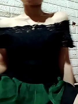 LucyyLy online show from October 2025 12:17:02 PM
