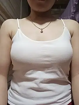 LucyyLy online show from May 2026 12:55:02 PM
