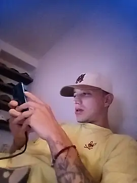 DebutingPathway online show from October 2025 05:25:01 PM