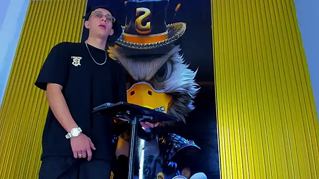 Snapshot of Dante_Brown1_ chatting on November 2025 09:08:01 PM Dante Brown1 online show from November 2025 09:08:01 PM