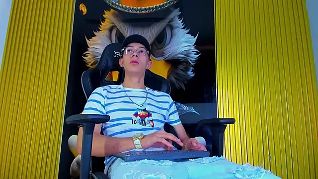 Snapshot of Dante_Brown1_ chatting on November 2025 08:31:02 PM Dante Brown1 online show from November 2025 08:31:02 PM