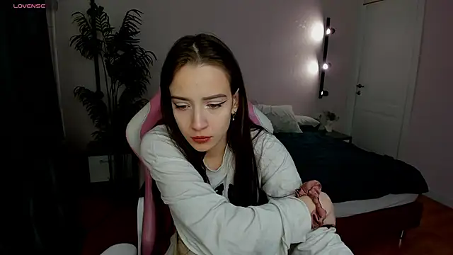 Snapshot of Belle_Wa1ker chatting on December 2025 01:06:01 AM Belle Wa1ker online show from December 2025 01:06:01 AM