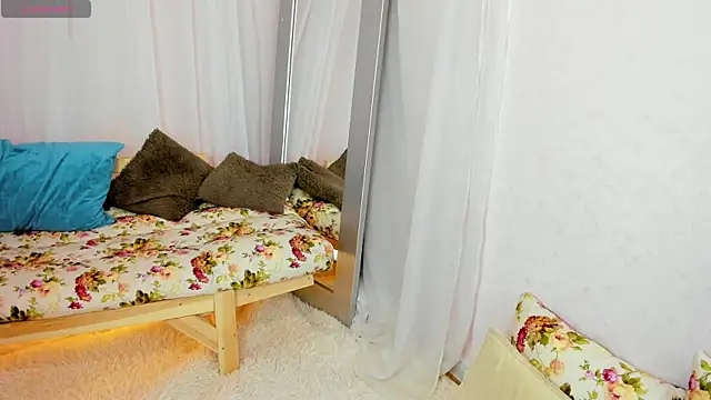 Snapshot of Belle_Wa1ker chatting on November 2025 01:06:01 AM Belle Wa1ker online show from November 2025 01:06:01 AM