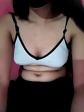 Snapshot of sr2818168 chatting on October 2025 05:06:01 AM sr2818168 online show from October 2025 05:06:01 AM