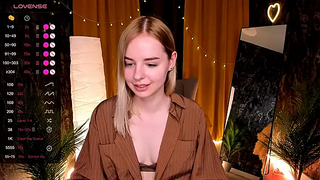 LillianShine online show from April 2026 07:49:02 AM