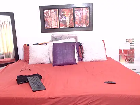 OSHYRIS online show from November 2025 12:43:02 PM