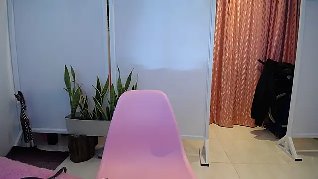 Manuela lara  online show from November 2025 01:38:01 PM