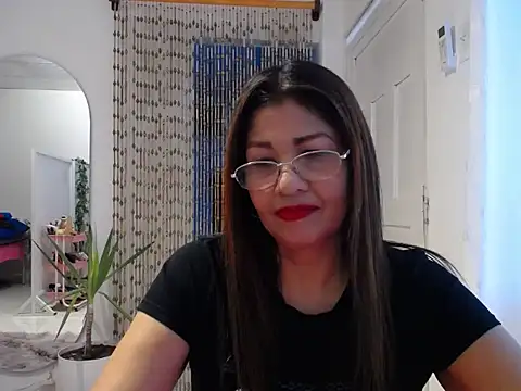 Manuela lara  online show from October 2025 01:45:01 PM