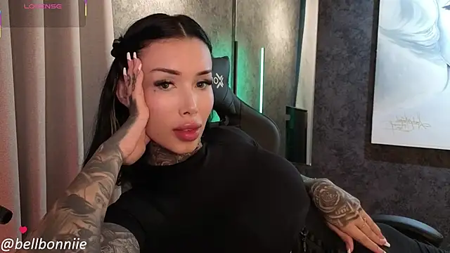 belllbonniie online show from November 2025 06:01:02 PM