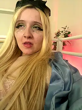 Milana Key online show from December 2025 02:33:01 PM