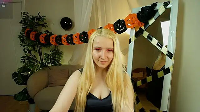 Milana Key online show from October 2025 10:09:01 PM