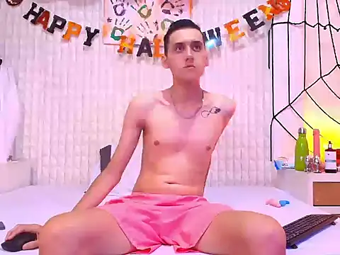 Snapshot of LuigiMarchetti chatting on October 2025 08:24:02 AM LuigiMarchetti online show from October 2025 08:24:02 AM