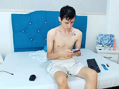 Snapshot of LuigiMarchetti chatting on December 2025 07:26:02 PM LuigiMarchetti online show from December 2025 07:26:02 PM