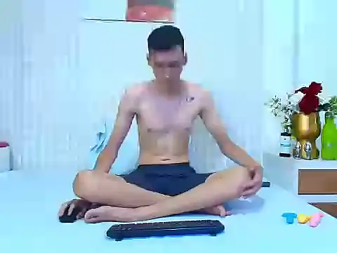 Snapshot of LuigiMarchetti chatting on October 2025 07:46:02 PM LuigiMarchetti online show from October 2025 07:46:02 PM