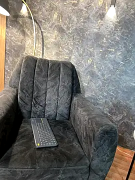 Tayler Kim online show from October 2025 07:13:02 PM