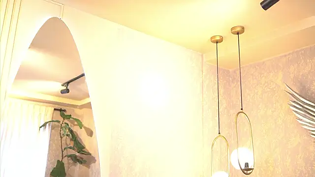 Tayler Kim online show from October 2025 06:18:02 PM