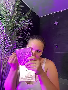 Tayler Kim online show from April 2026 05:41:01 PM