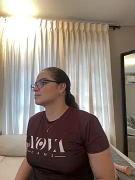 Tayler Kim online show from April 2026 06:53:02 PM